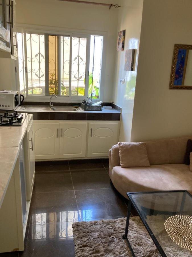 Chez Camille A Zac Mbao Apartment Diokoul Bagian luar foto